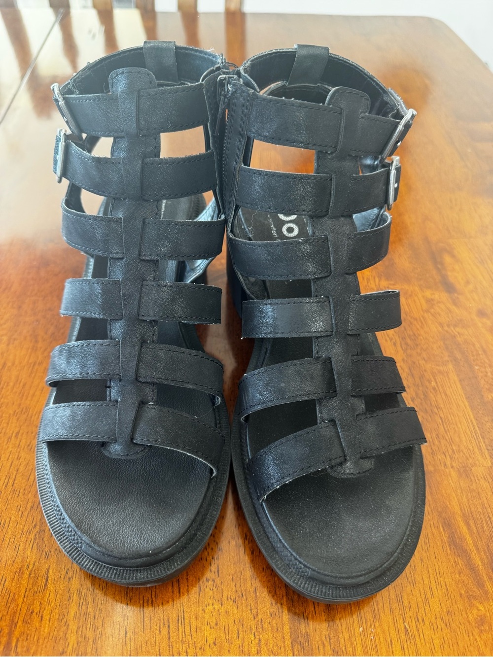 pop Black Multi-Strap Gladiator Sandals